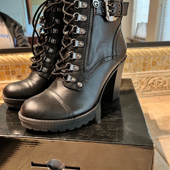 Guess Ankle Boots - Picture 2 of 4